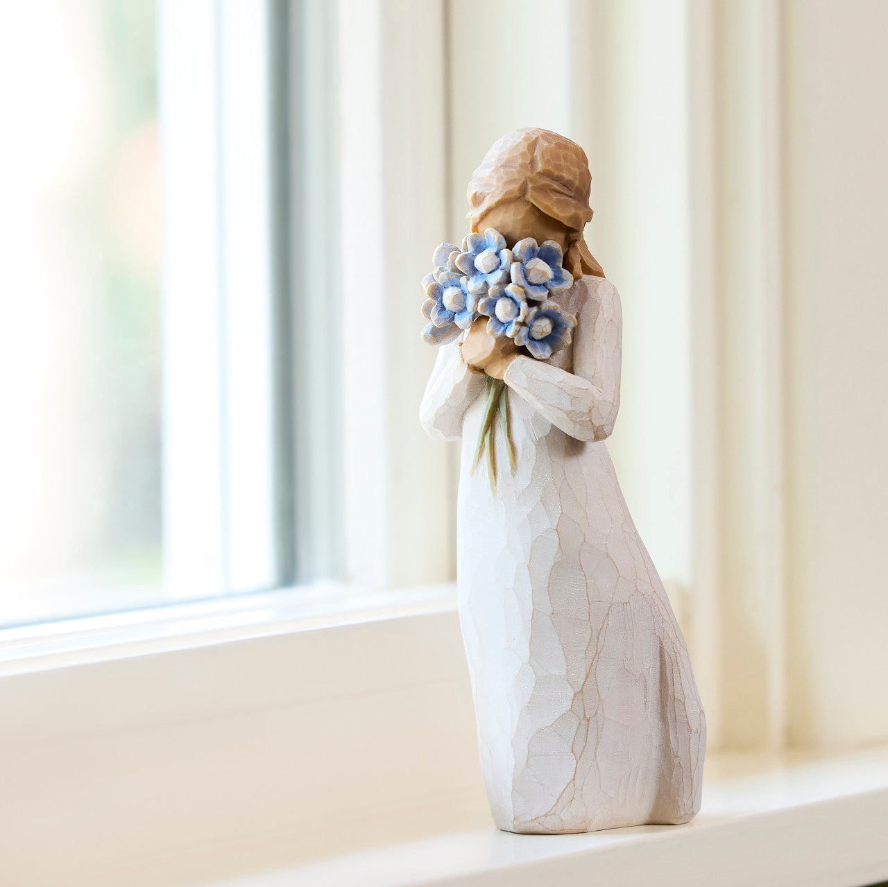 Forget-me-not – Holding Thoughts of You Closely