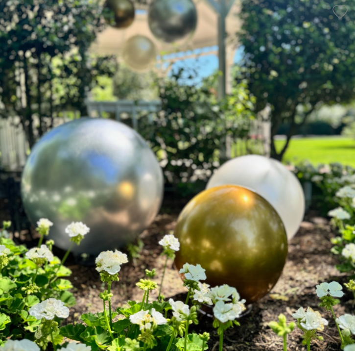 METALIC HOLIBALL SETOF THREE